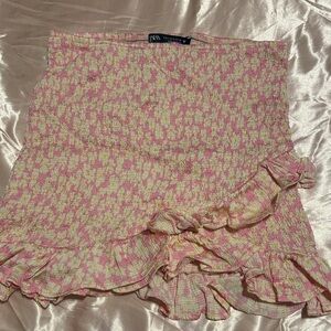 Zara Pink and Yellow Patterned Mini Skirt